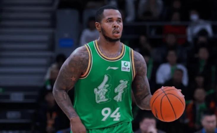 完美服务-0分！辽篮新援持续低迷 球迷直言跟图雷一样 杨鸣还要忍多久