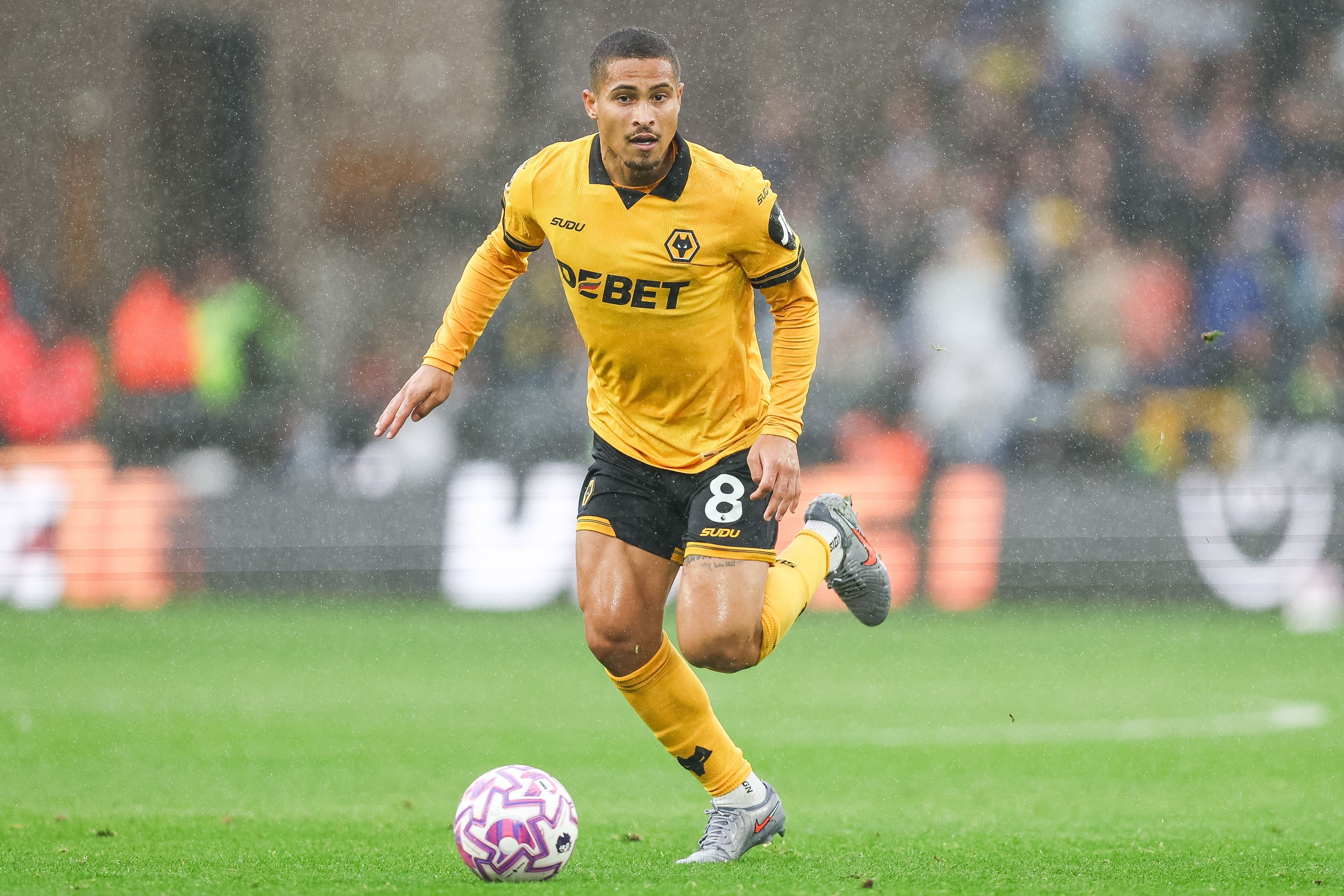 迪马:中场伤病严重,那不勒斯有意今夏引进狼队24岁后腰戈麦斯